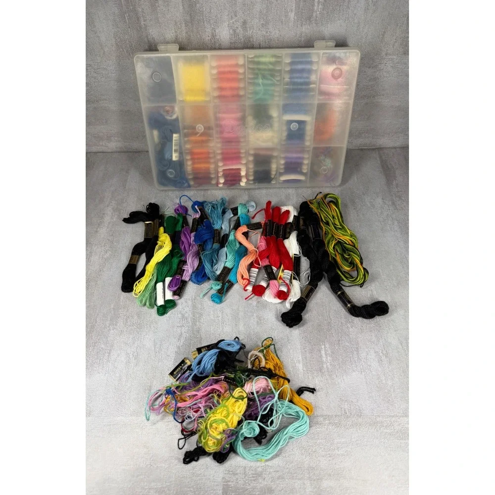 Vintage Darice Embroidery Floss Lot Storage Case DMC JP Assorted Colors Bobbins